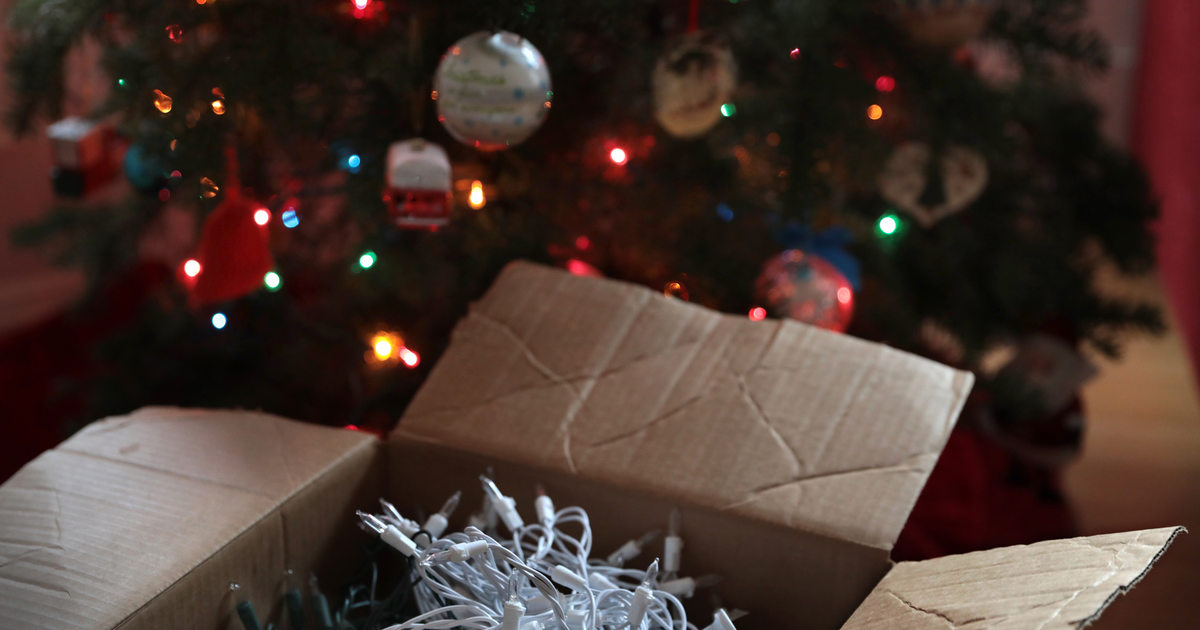 How to Organize Christmas Morning to Reduce the Wrapping Waste