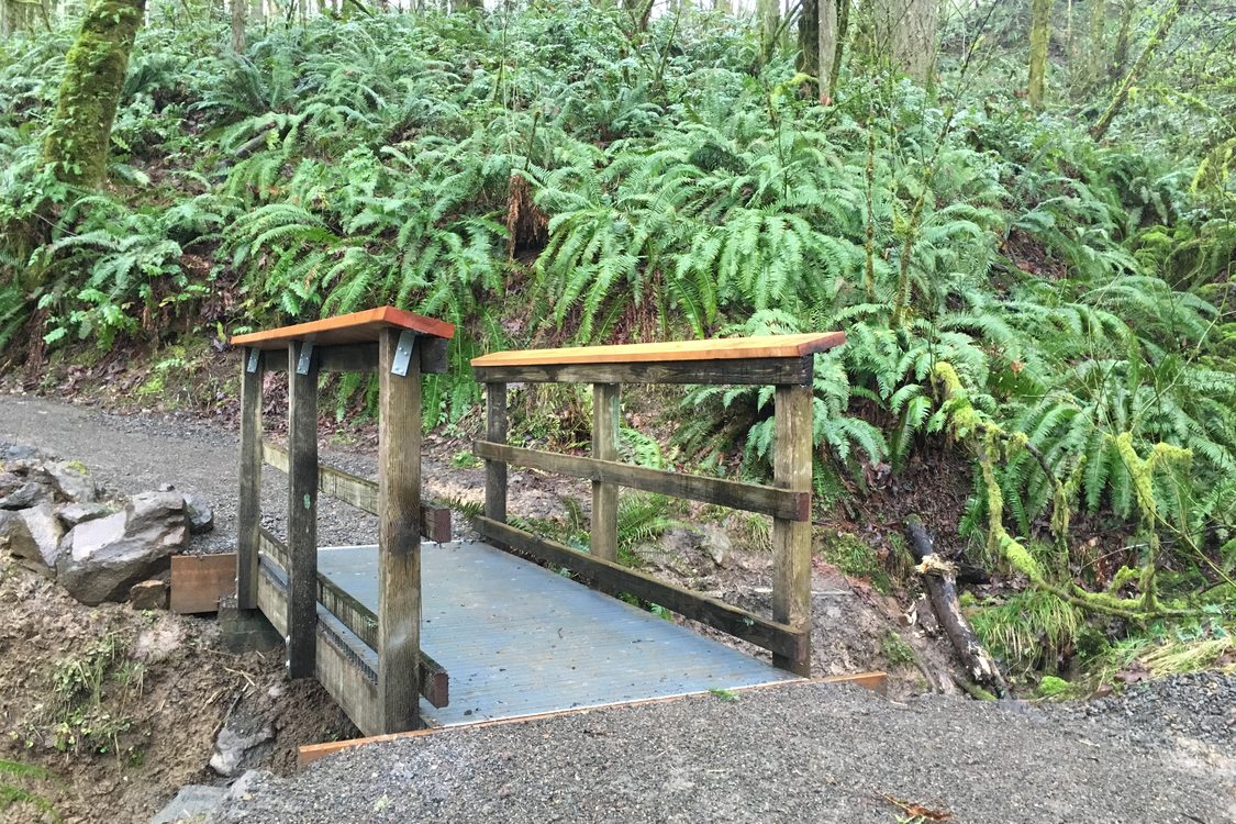 photo of footbridge at Canemah Bluff Nature Park
